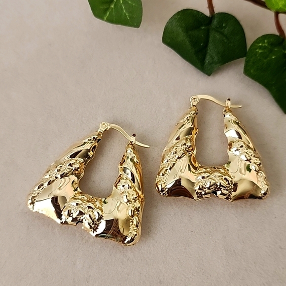 Med Triangle Hoop Earrings Gold Filled - Picture 1 of 9